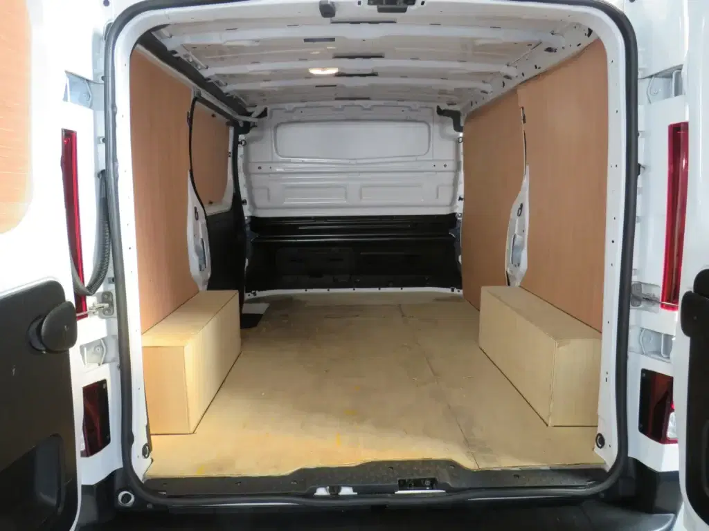 White Renault Trafic Business.